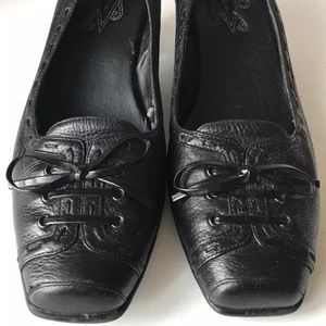 TruFlex Slip on's Heels Size 8.5 Black Leather